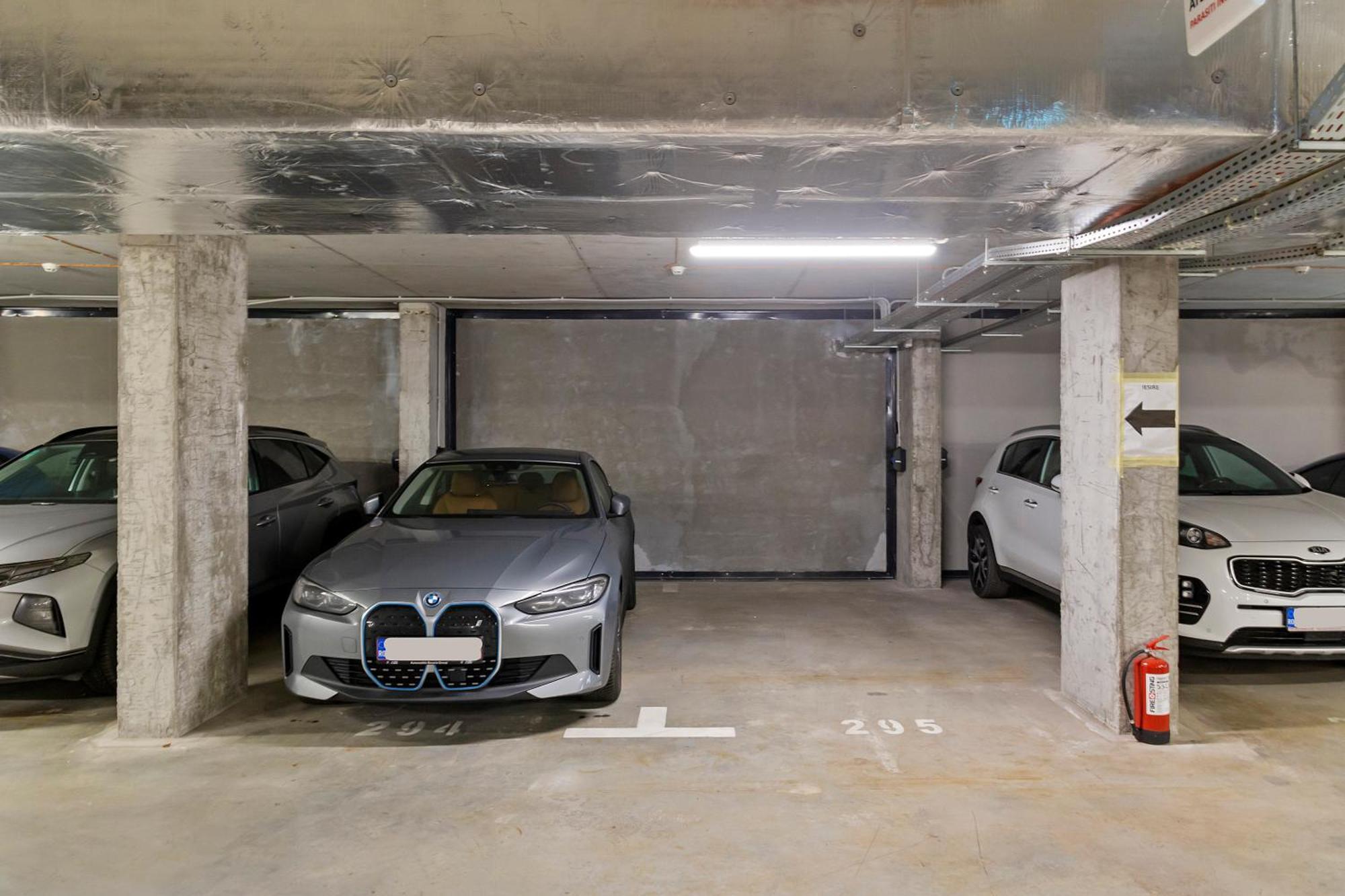 Mido Park Apartment With Private Parking & Self Check-In บูคาเรสต์ ภายนอก รูปภาพ