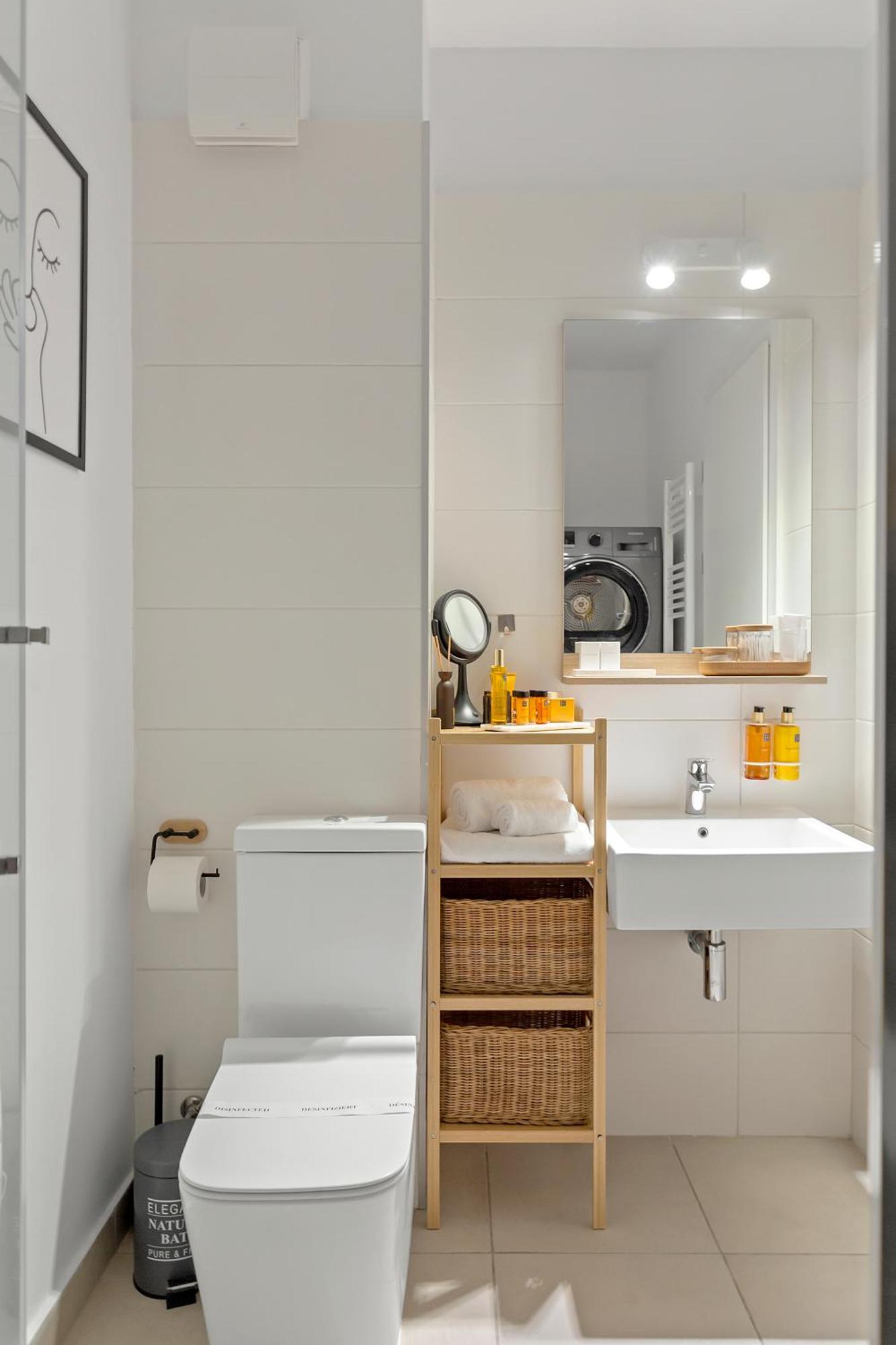 Mido Park Apartment With Private Parking & Self Check-In บูคาเรสต์ ภายนอก รูปภาพ