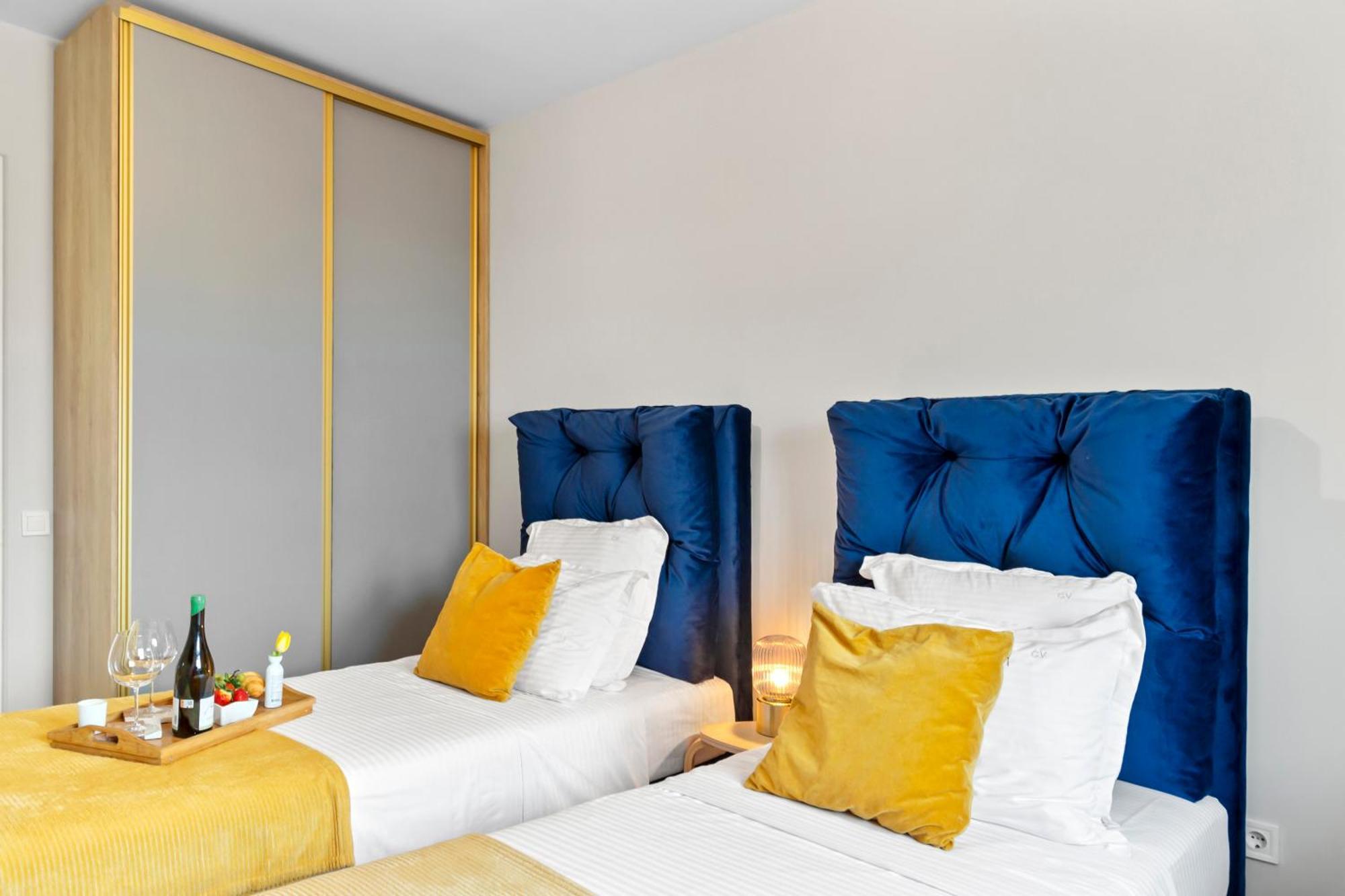 Mido Park Apartment With Private Parking & Self Check-In บูคาเรสต์ ภายนอก รูปภาพ